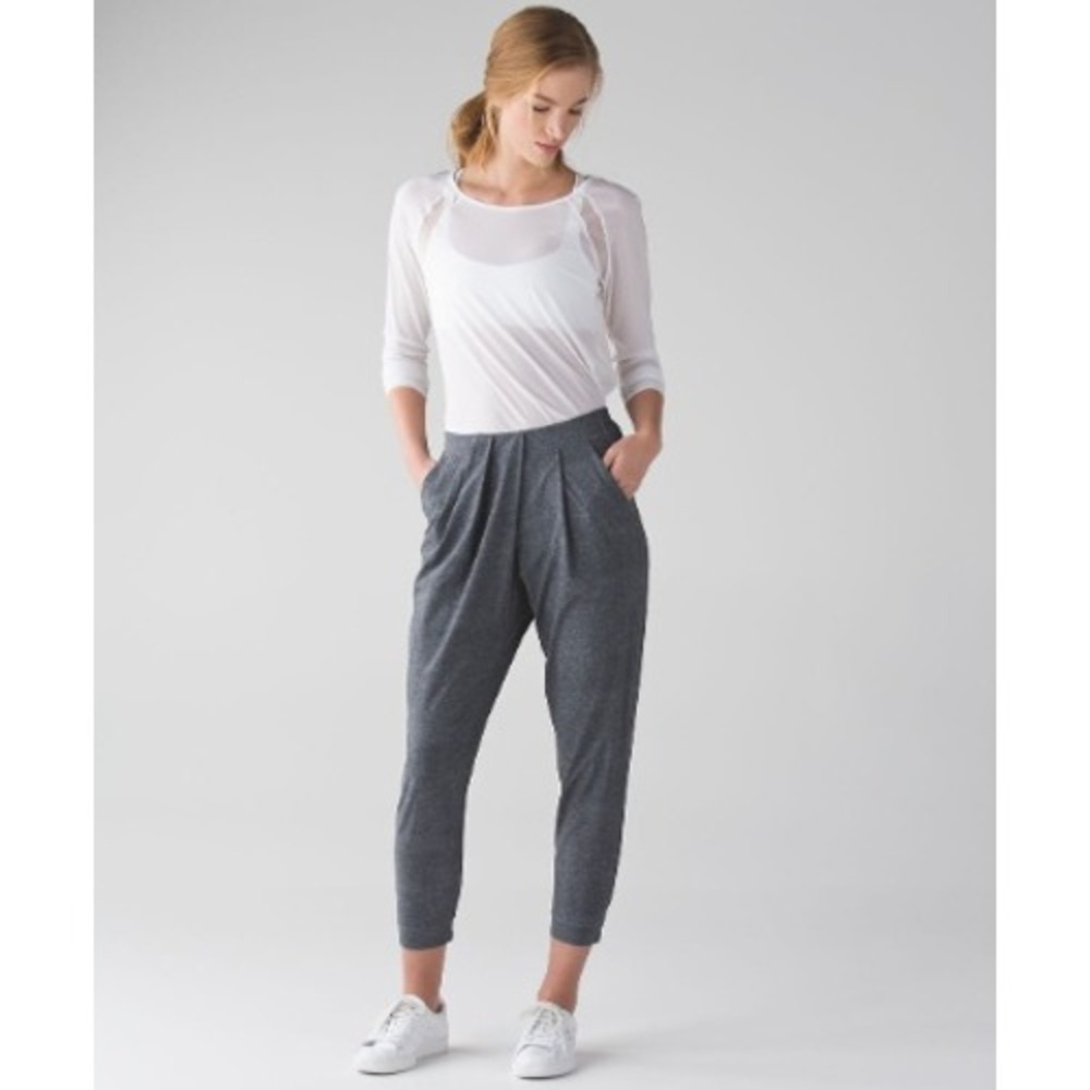 Lululemon & Go Keepsake Pleated Grey Jogger Pants Women's Size 4